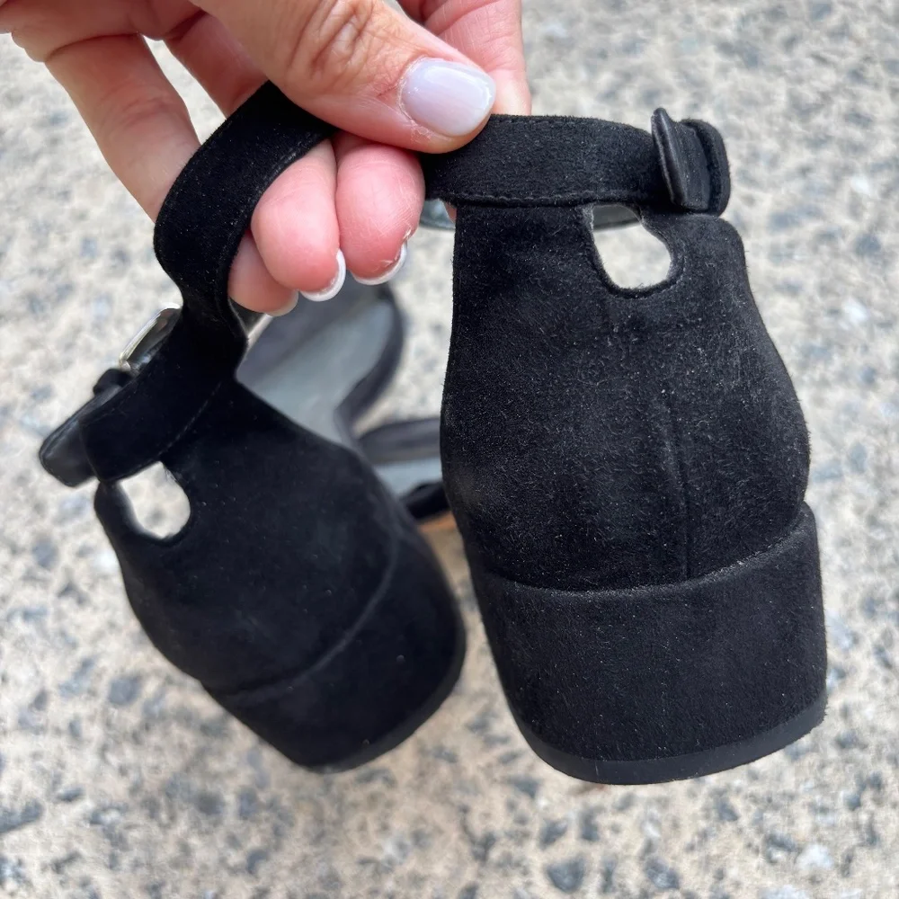 Stuart Weitzman Short Heels, Black Velvet - Picture 2 of 4